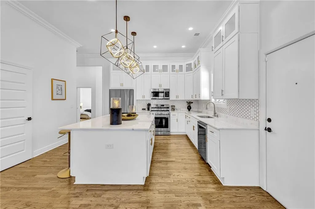 Atlanta, Georgia 30337, United States, 5 Bedrooms Bedrooms, ,4 BathroomsBathrooms,Residential,Active,166477