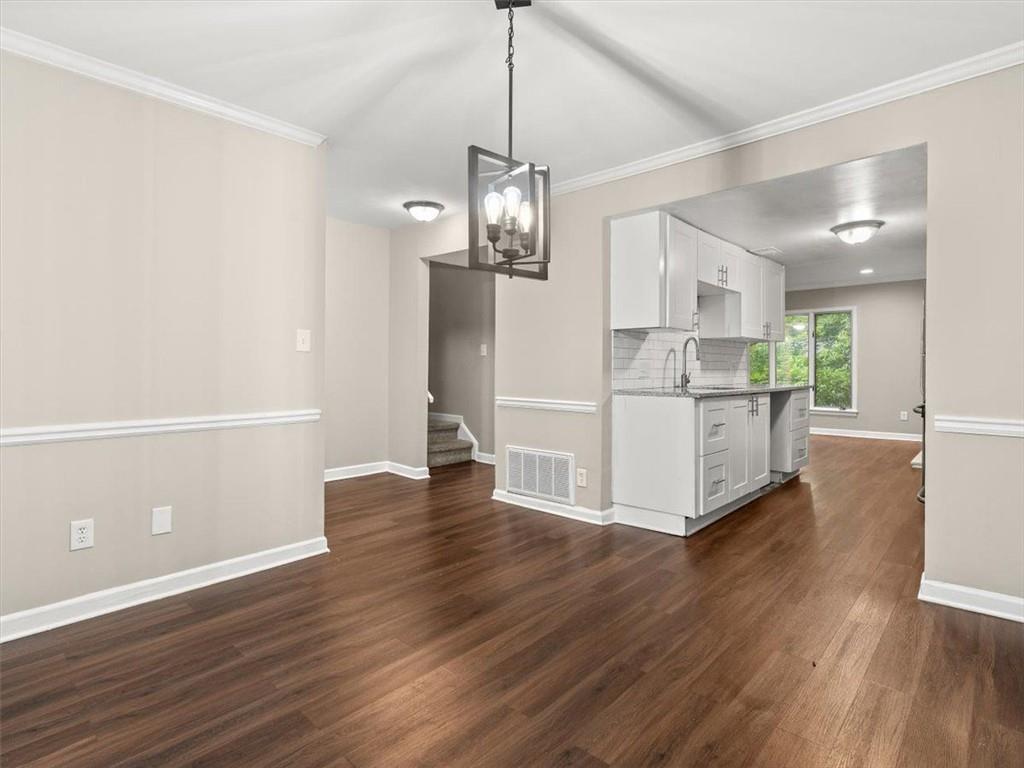 95 IVY Trail NE