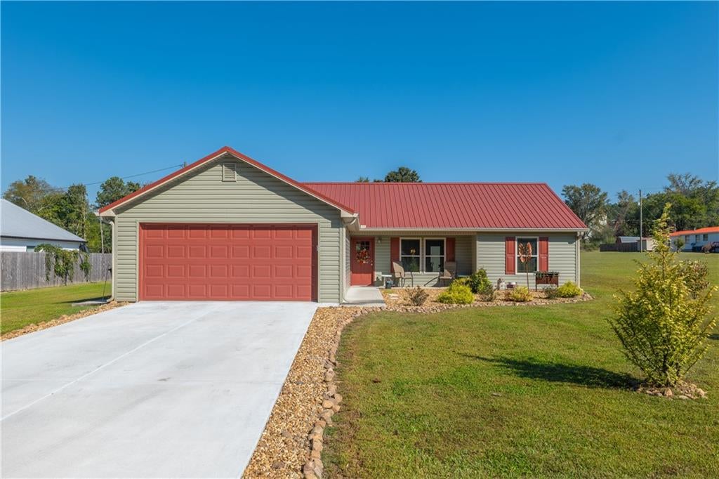 124 Kelly Drive NE