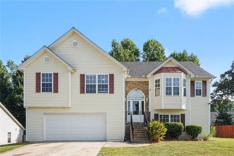 Homes For Sale - 524 Martin Forest Lane<br/> Lawrenceville, GA 30045