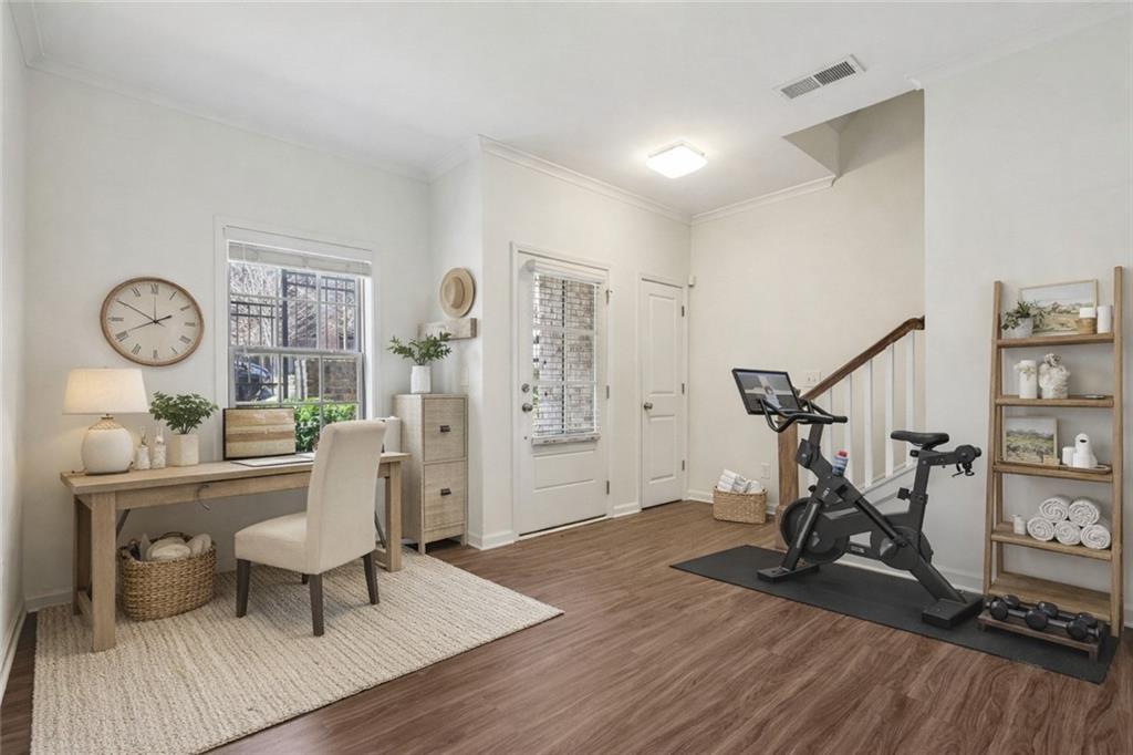 565 Broadview Place NE