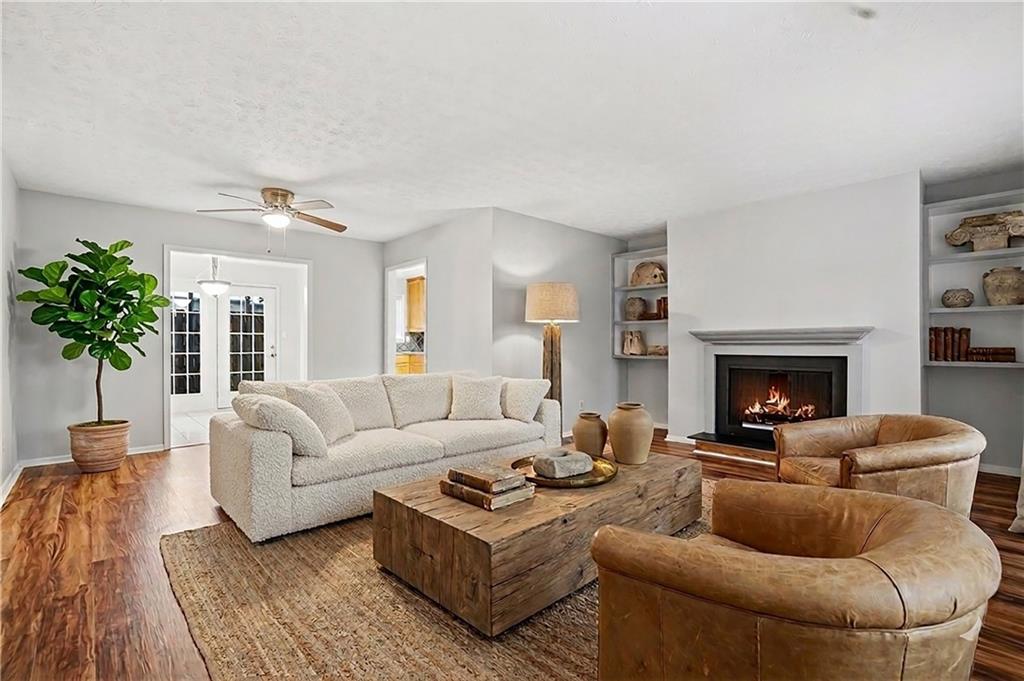 101 Cedar Ct SE