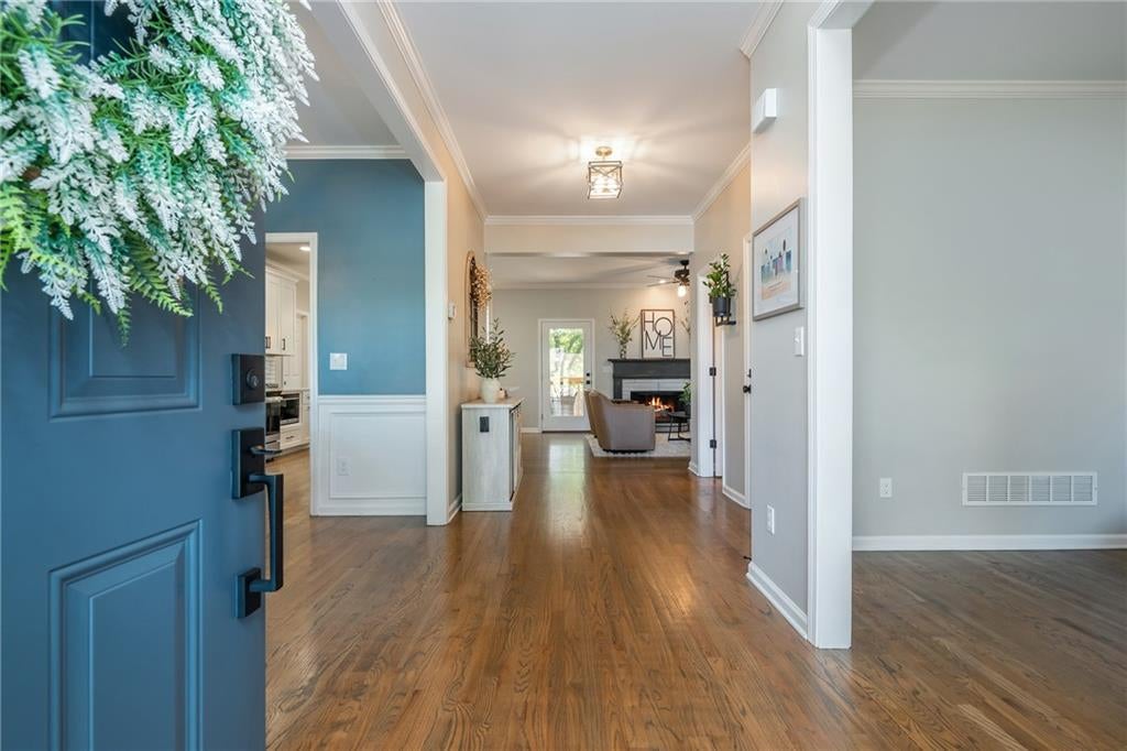 100 Cobblestone Way