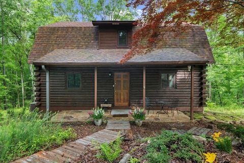 Homes For Sale - 15 Bailey Street<br/> Whitesburg, GA 30185