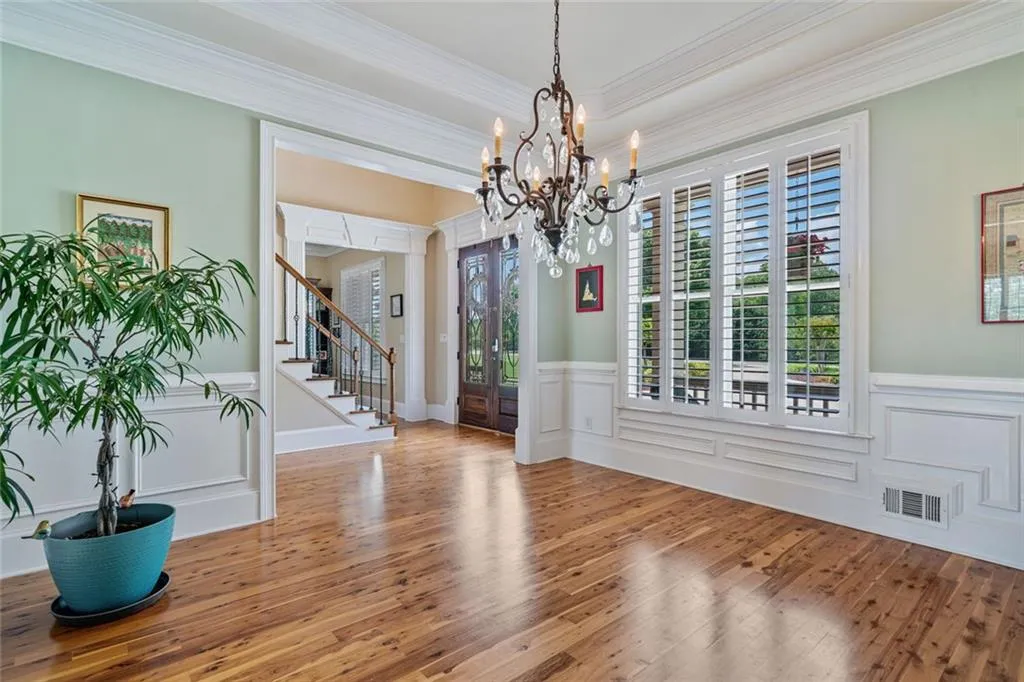 Cumming, Georgia 30028, United States, 6 Bedrooms Bedrooms, ,5 BathroomsBathrooms,Residential,Pending,120446