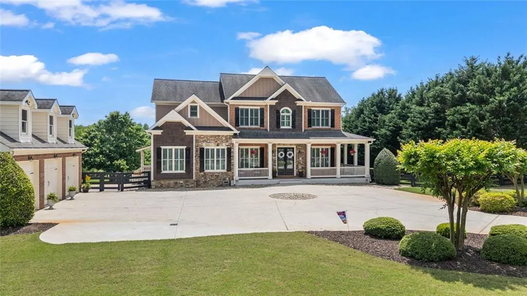 Cumming, Georgia 30028, United States, 6 Bedrooms Bedrooms, ,5 BathroomsBathrooms,Residential,Pending,120446