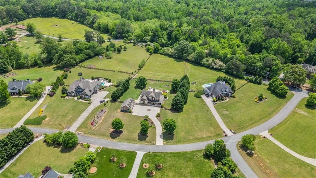 Cumming, Georgia 30028, United States, 6 Bedrooms Bedrooms, ,5 BathroomsBathrooms,Residential,Pending,120446