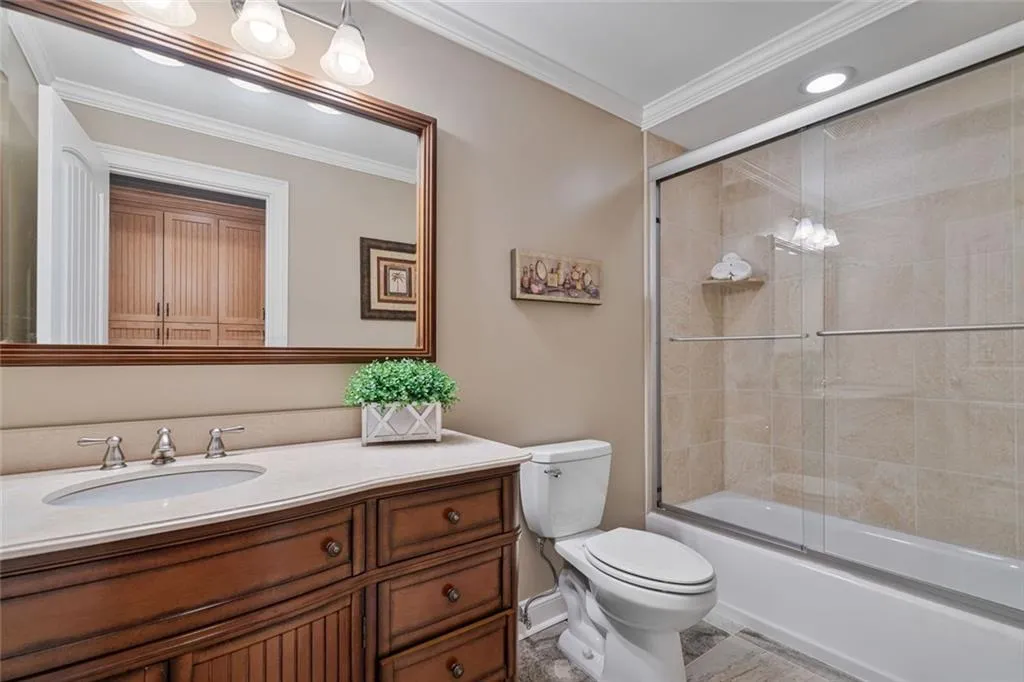 Cumming, Georgia 30028, United States, 6 Bedrooms Bedrooms, ,5 BathroomsBathrooms,Residential,Pending,120446