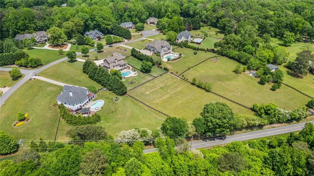 Cumming, Georgia 30028, United States, 6 Bedrooms Bedrooms, ,5 BathroomsBathrooms,Residential,Pending,120446