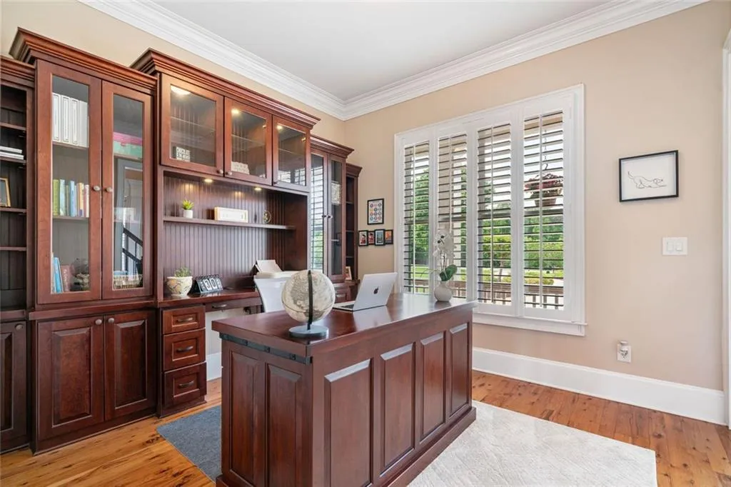 Cumming, Georgia 30028, United States, 6 Bedrooms Bedrooms, ,5 BathroomsBathrooms,Residential,Pending,120446