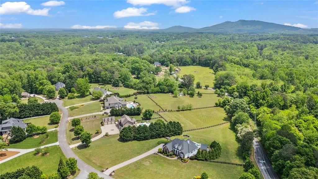 Cumming, Georgia 30028, United States, 6 Bedrooms Bedrooms, ,5 BathroomsBathrooms,Residential,Pending,120446