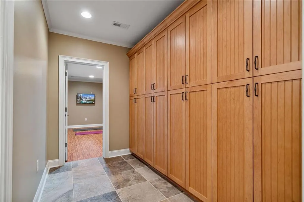 Cumming, Georgia 30028, United States, 6 Bedrooms Bedrooms, ,5 BathroomsBathrooms,Residential,Pending,120446