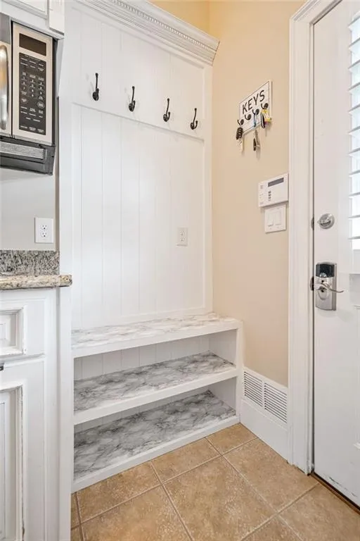 Cumming, Georgia 30028, United States, 6 Bedrooms Bedrooms, ,5 BathroomsBathrooms,Residential,Pending,120446