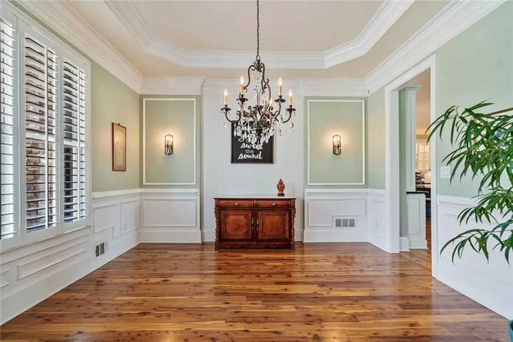 Cumming, Georgia 30028, United States, 6 Bedrooms Bedrooms, ,5 BathroomsBathrooms,Residential,Pending,120446