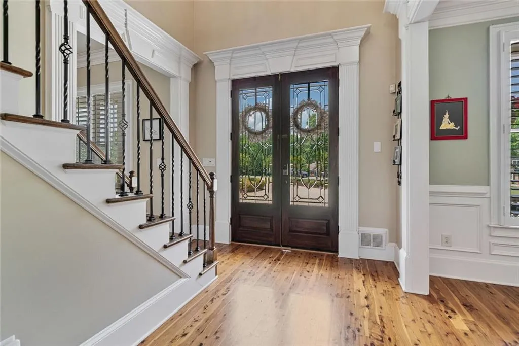 Cumming, Georgia 30028, United States, 6 Bedrooms Bedrooms, ,5 BathroomsBathrooms,Residential,Pending,120446