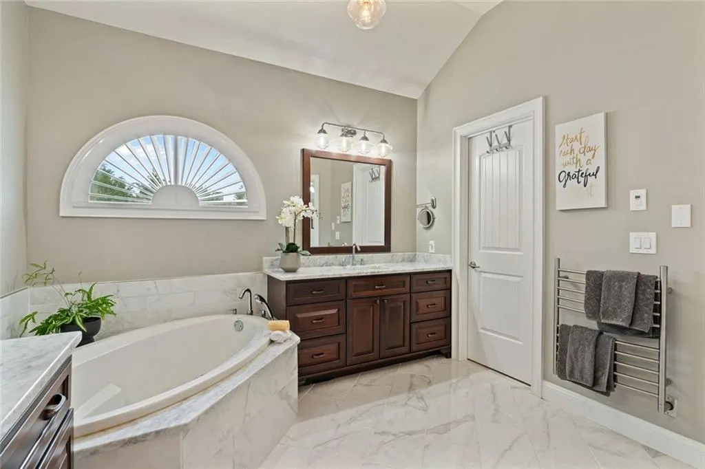 Cumming, Georgia 30028, United States, 6 Bedrooms Bedrooms, ,5 BathroomsBathrooms,Residential,Pending,120446