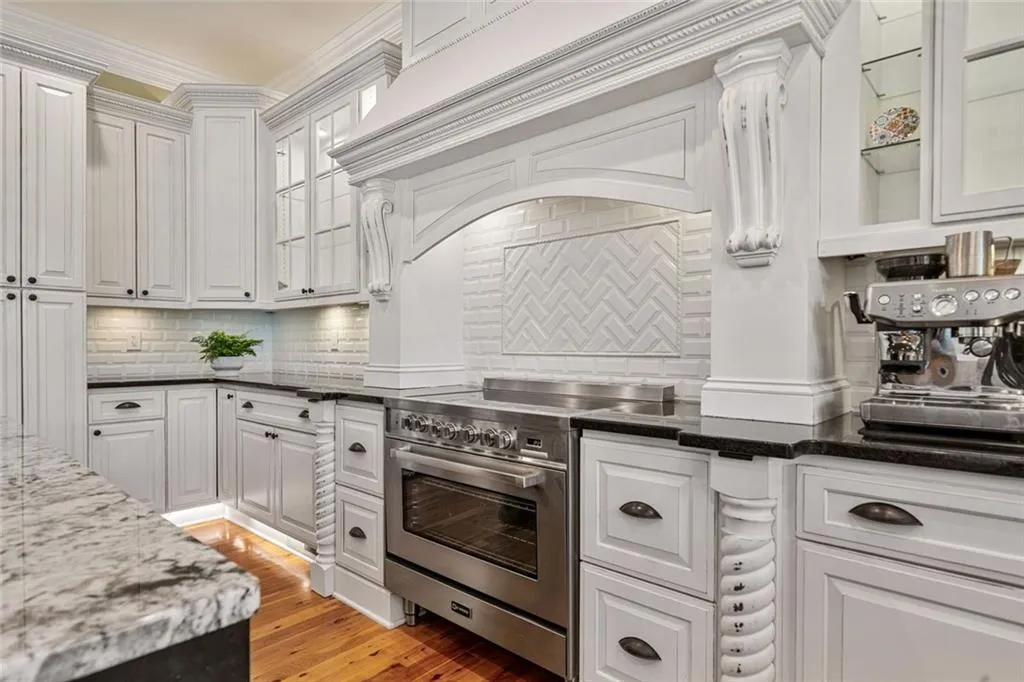 Cumming, Georgia 30028, United States, 6 Bedrooms Bedrooms, ,5 BathroomsBathrooms,Residential,Pending,120446