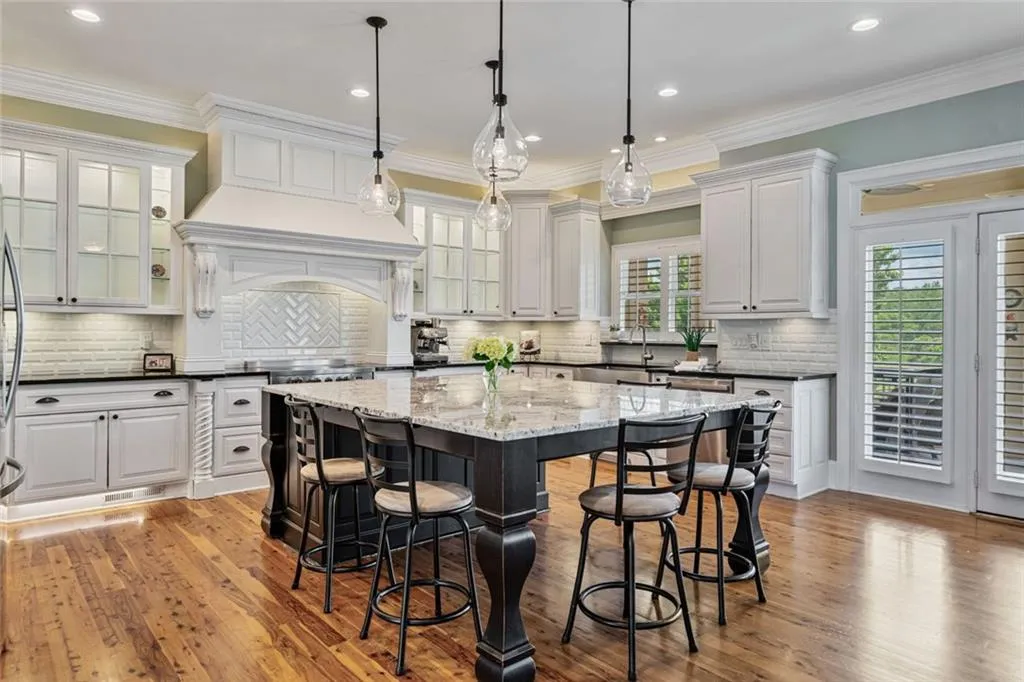 Cumming, Georgia 30028, United States, 6 Bedrooms Bedrooms, ,5 BathroomsBathrooms,Residential,Pending,120446