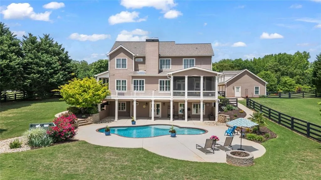 Cumming, Georgia 30028, United States, 6 Bedrooms Bedrooms, ,5 BathroomsBathrooms,Residential,Pending,120446