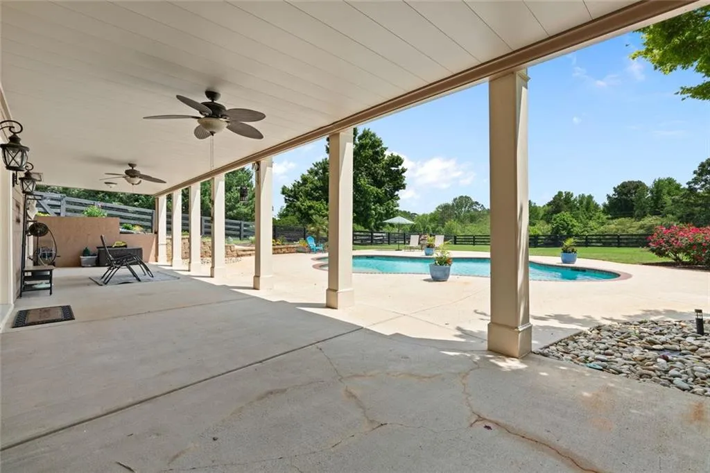 Cumming, Georgia 30028, United States, 6 Bedrooms Bedrooms, ,5 BathroomsBathrooms,Residential,Pending,120446