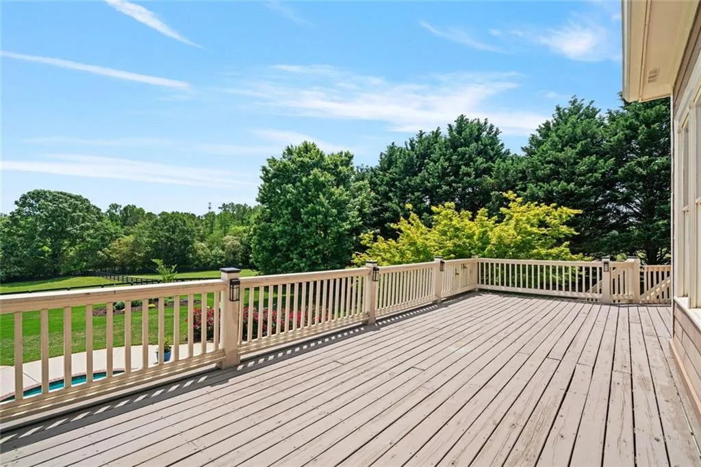 Cumming, Georgia 30028, United States, 6 Bedrooms Bedrooms, ,5 BathroomsBathrooms,Residential,Pending,120446