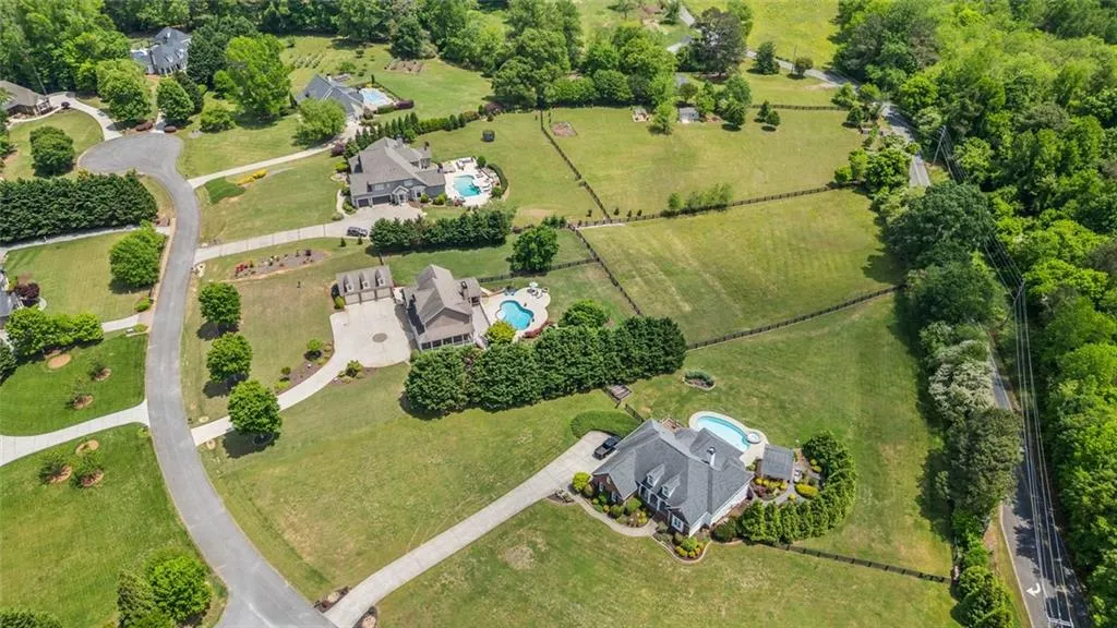 Cumming, Georgia 30028, United States, 6 Bedrooms Bedrooms, ,5 BathroomsBathrooms,Residential,Pending,120446