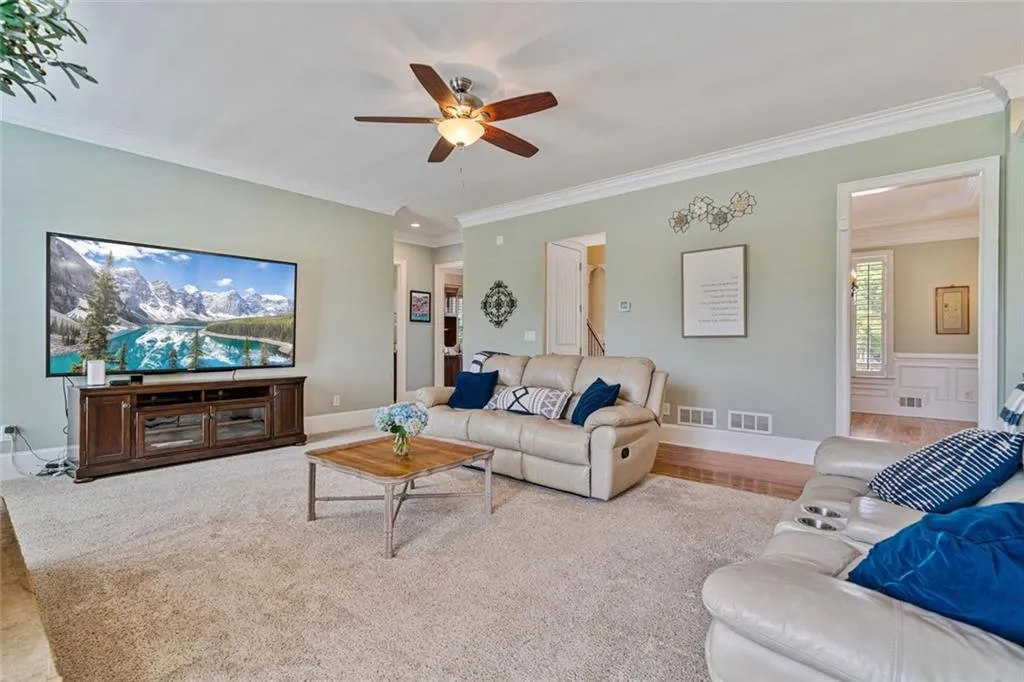 Cumming, Georgia 30028, United States, 6 Bedrooms Bedrooms, ,5 BathroomsBathrooms,Residential,Pending,120446