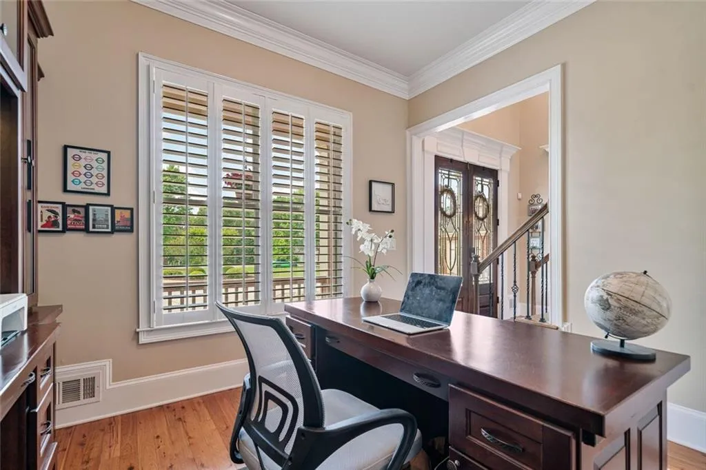 Cumming, Georgia 30028, United States, 6 Bedrooms Bedrooms, ,5 BathroomsBathrooms,Residential,Pending,120446