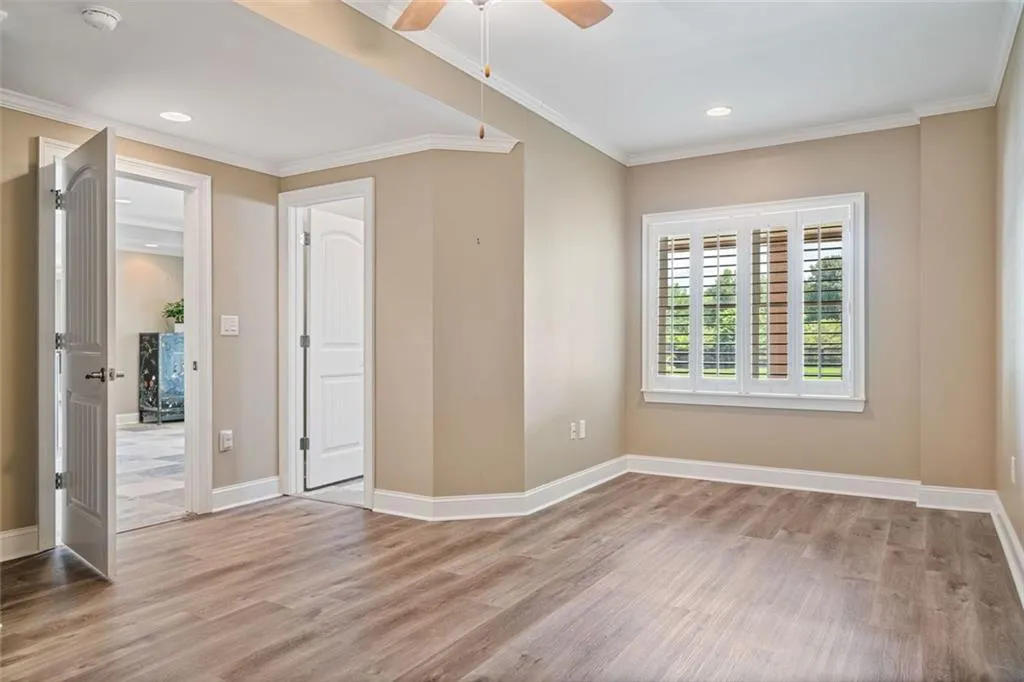 Cumming, Georgia 30028, United States, 6 Bedrooms Bedrooms, ,5 BathroomsBathrooms,Residential,Pending,120446