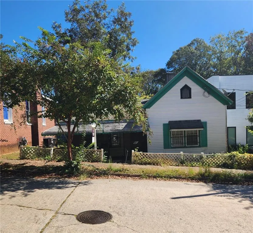 Atlanta, Georgia 30315, United States, 3 Bedrooms Bedrooms, ,2 BathroomsBathrooms,Residential,Coming Soon,228614