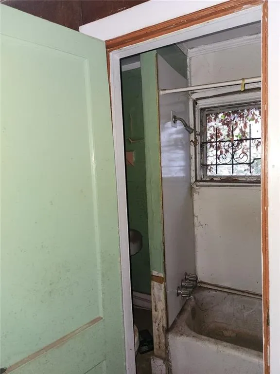 Atlanta, Georgia 30315, United States, 3 Bedrooms Bedrooms, ,2 BathroomsBathrooms,Residential,Coming Soon,228614