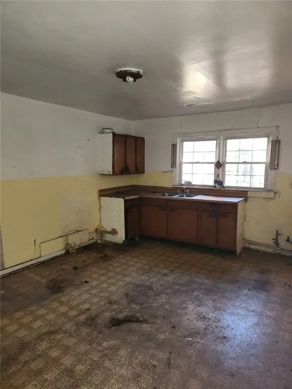 Atlanta, Georgia 30315, United States, 3 Bedrooms Bedrooms, ,2 BathroomsBathrooms,Residential,Coming Soon,228614