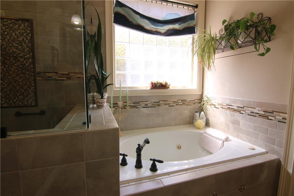 1520 Camden Cove Drive, Cumming, Georgia image 24
