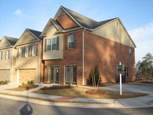 PAXTON FLOOR PLAN WITH JACK AND JILL BATH. DINING ROOM WITH VAULTED CEILING, CORNER FIREPLACE W/LOGS. LARGE 2 CAR GARAGE. MASTER SUITE W/GARDEN TUB AND SEPERATE SHOWER!