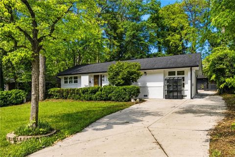 Photo of 1988 Brewer Boulevard SW, Atlanta, GA 30310 (MLS # 7767649)
