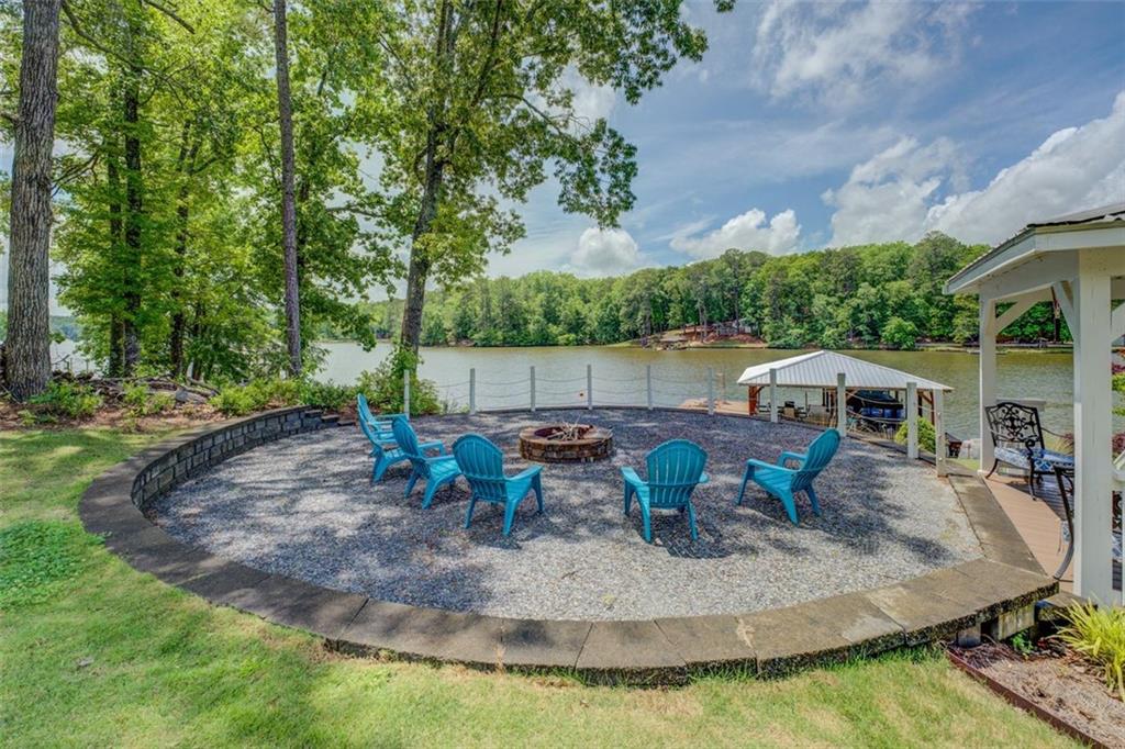 22 WATERS BRIDGE Circle