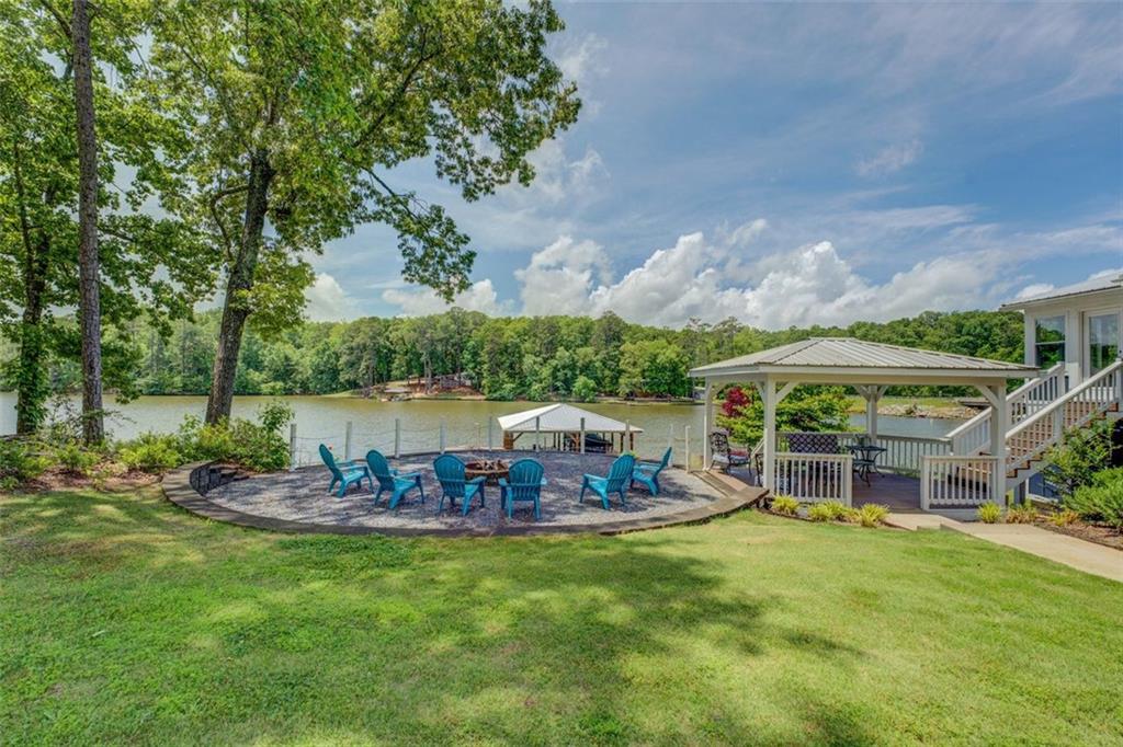 22 WATERS BRIDGE Circle