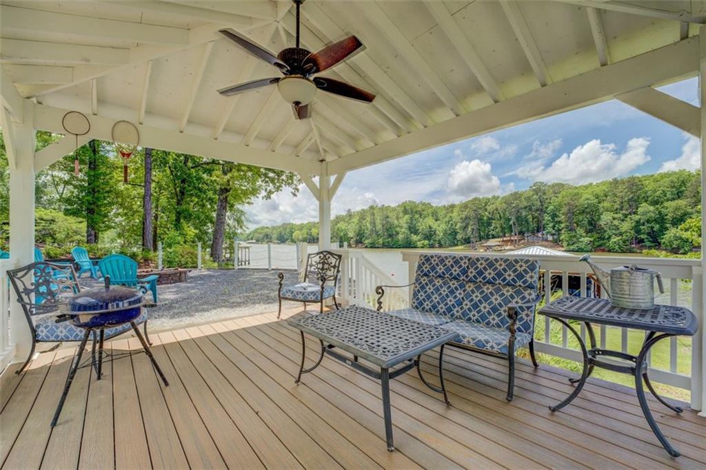 22 WATERS BRIDGE Circle
