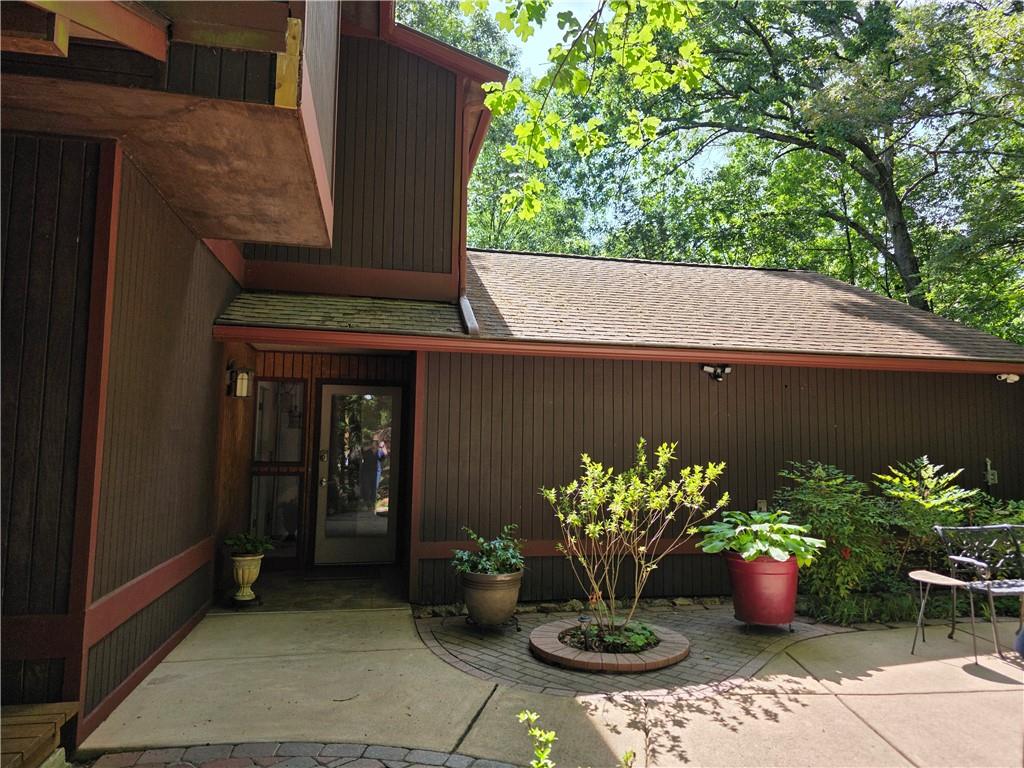 406 Vivian Way, Woodstock, Georgia image 2