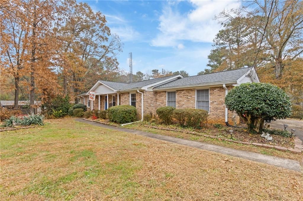 Photo of 3935 Bellair Drive, Marietta, GA 30066 (MLS # 7684421)