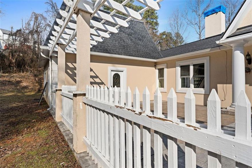 Looking for a fully private,utilities covered, furnished, short-term rental in Alpharetta? This 1,200 sq. ft. 2-bedroom, 1-bath guest house is available month-to-month, perfect for professionals, relocators, or those in town for work. Enjoy a bright living room, kitchenette, private laundry room, and a spacious deck—ideal for relaxing after a long day. With a separate entrance and a peaceful setting, this home offers both comfort and convenience. Close to major employers, shopping, and dining. Don’t miss this flexible leasing opportunity in a prime location!