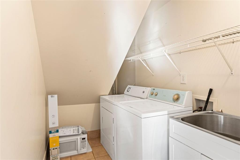 Alexandr Lukomskiy - Residential Lease