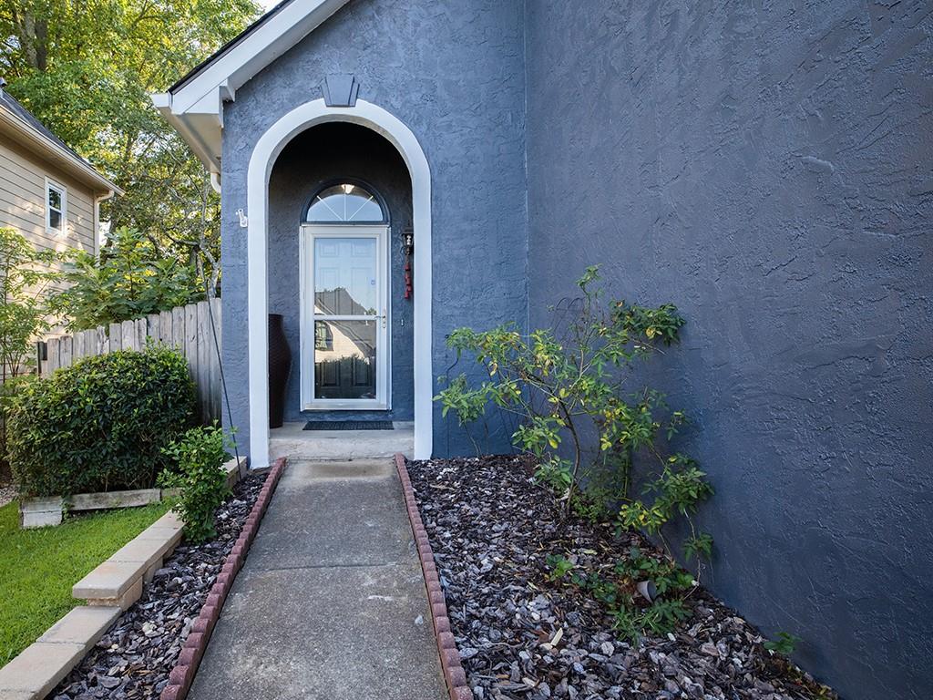 1112 Ashbury Drive