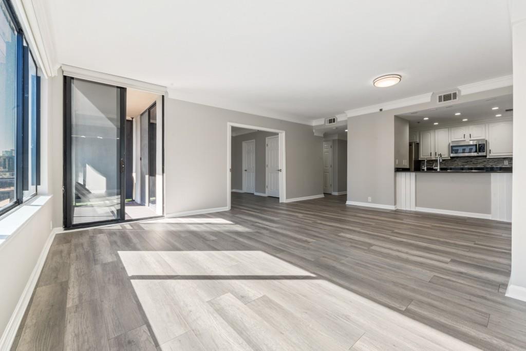3481 Lakeside Drive 2303