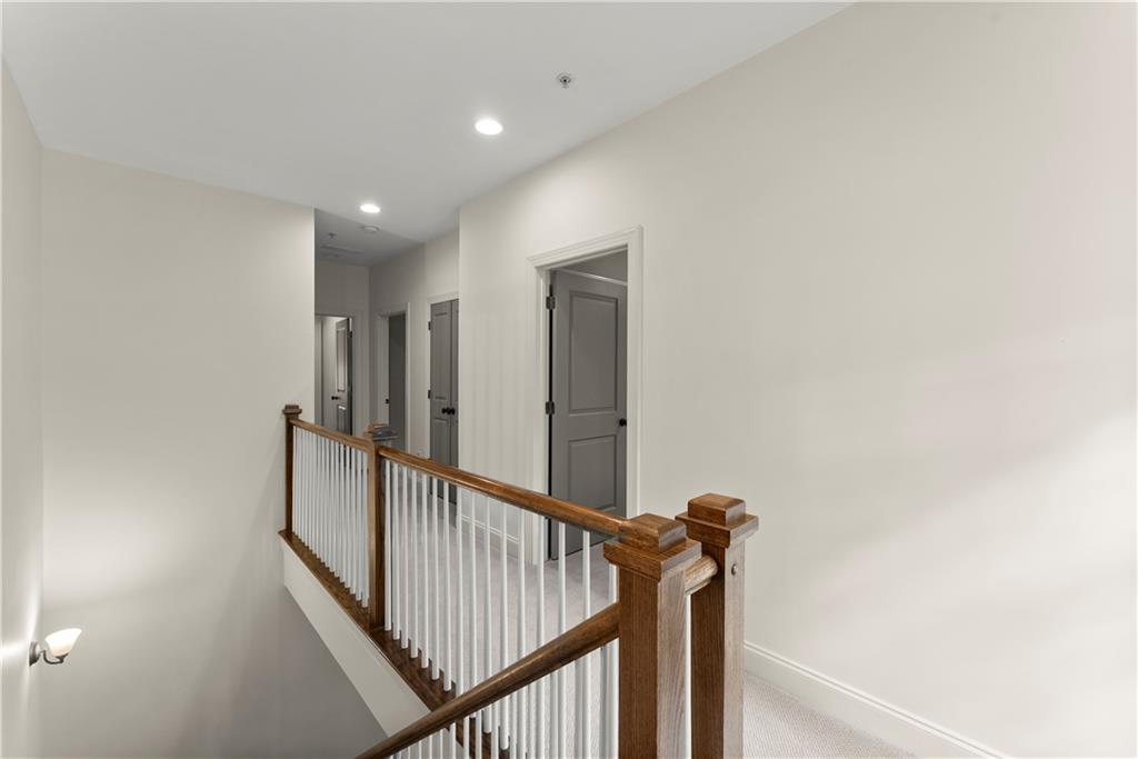 727 Hammond Drive, Woodstock, Georgia image 16