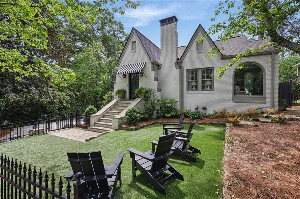 820 Wilson Road, Atlanta, Georgia image 2