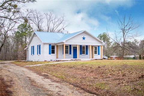 Homes For Sale - 70 County Road 911<br/> Heflin, AL 36264