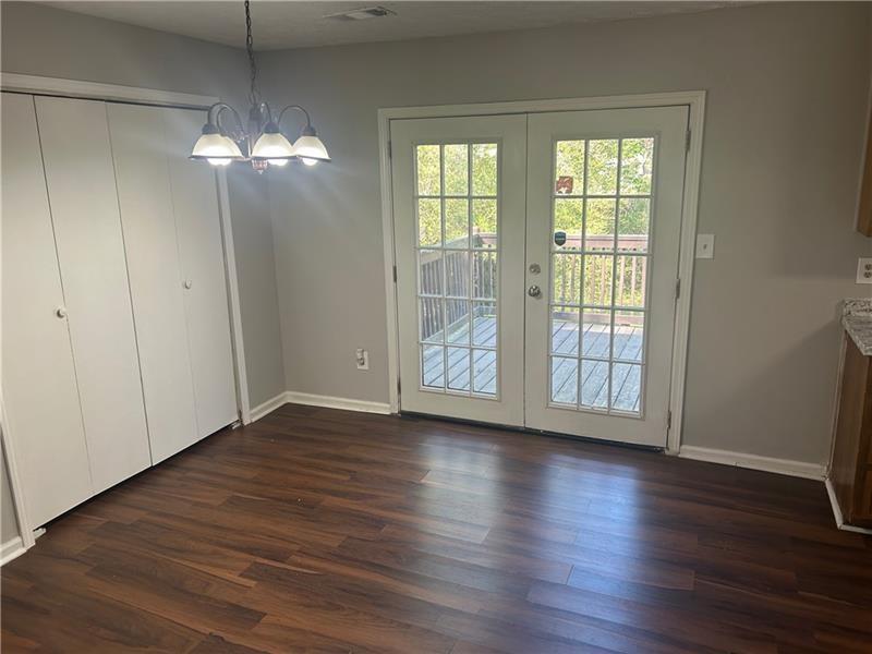 2039 Corners Circle