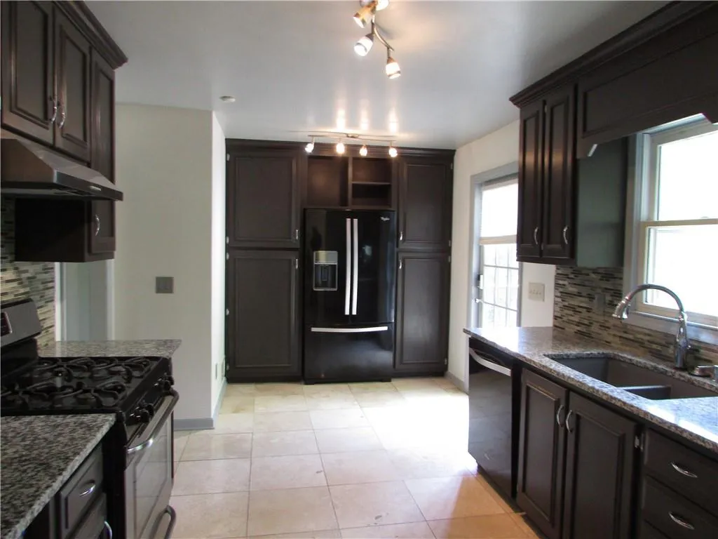 Woodstock, Georgia 30188, United States, 3 Bedrooms Bedrooms, ,2 BathroomsBathrooms,Residential,Coming Soon,8677