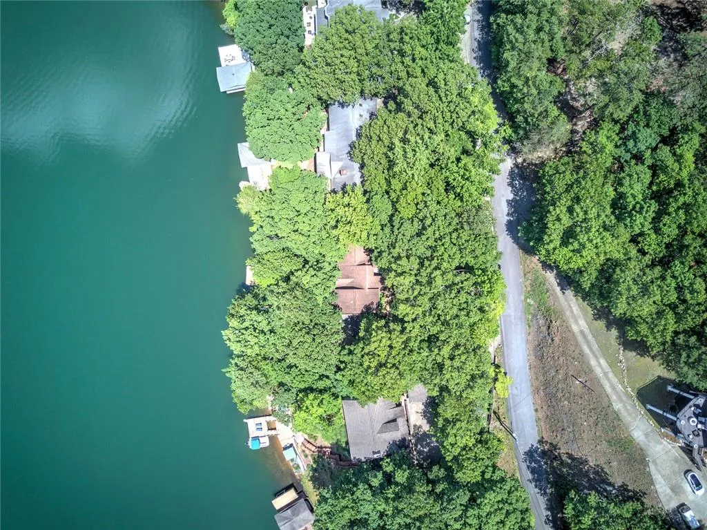 Waleska, Georgia 30183, United States, 3 Bedrooms Bedrooms, ,4 BathroomsBathrooms,Residential,Active,172326